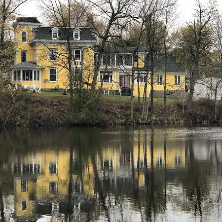 Bed and Breakfast Pangea House Gananoque Zewnętrze zdjęcie